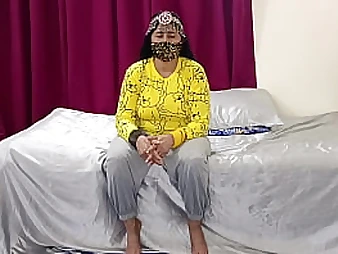 Witness Pkaunty, the naughty Muslim stunner, get her clean-shaved slit drilled by a XXL fake stiffy!
