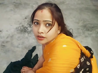 Desi stunner Kaamwali Bai gets her cock-squeezing rectum ruined by Malik & Total in sizzling Indian pulverize gauze
