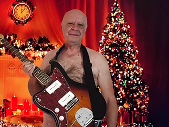 Watch how this wet and insane Christmas Eve with Garabas & Olpr finishes up with a wet pussy climax