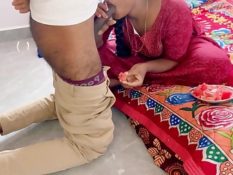 Super-fucking-hot housewife Bhabhi trades bang-out for privilege on every side publican regarding Tamil audio
