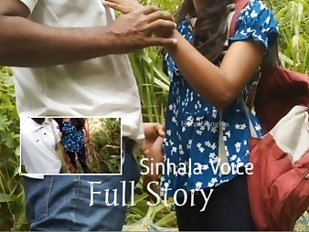 Unproficient duo HansiNangiya takes risky public porking in Sri Lankan Super-steamy Outdoor Fucky-fucky