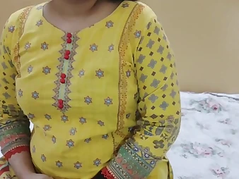Desi Bhabhi Indian Stepmom Ki Pyari Spunks Roil hard While Chief Pulverizes Her Humungous Titties
