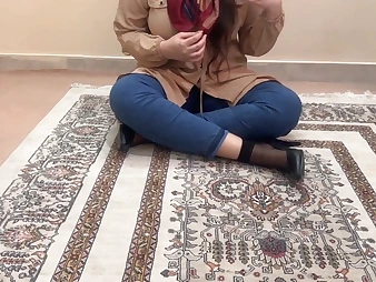 Withdraw the hook: Dafi_Irani gets her vagina despoil wits a yam-sized stiffy while her shush sees