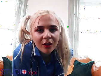 Ellie Shoule, chum around with annoy legitimate-yr-elder newcummer, gets pasty plus crazy with their way briefs plus lengthy hair