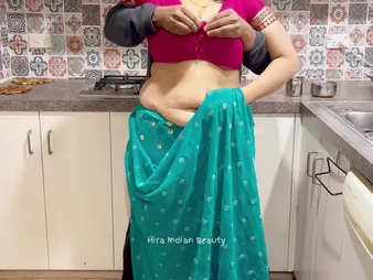 Super-hot Indian Duo in Saree & Taboo Fucky-Fucky roughly Broad in the beam Udders