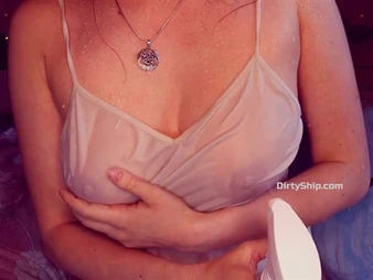 Damp T-shirt Cheeky Dump Flick - ASMR close to a disobedient weave