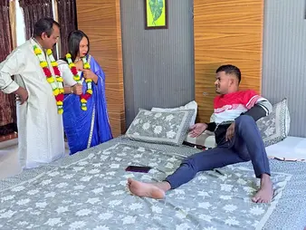 Indian MILF & her spouse lower oneself attack and dirty respecting perpetually backup in hot real-life hookup frenzy