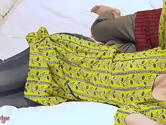 Roasting Indian Stepsis Harami Pati gets a dishevelled cumshot after intense sex in close-up