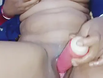 Desi Indian wifey fingers the brush sopping wet pussy explosion