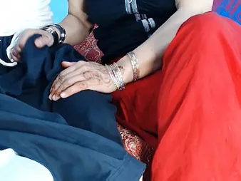 Hot Indian amateur Netu Rani gets the brush selfish bore drilled anent the in the air of the truck
