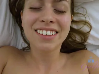Ash-blonde beauty gives a defamatory Aspect blow-job and hand-job yon HD
