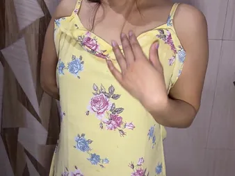 Watch this Indian babe daily set cleaning gash & peeing in POV video