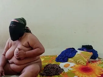 Desi bhabhi gets will not hear of stressful cooter plowed rigid close by saree